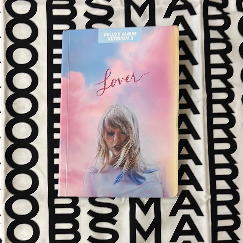 Lover Deluxe Album Version 3, with cd!!